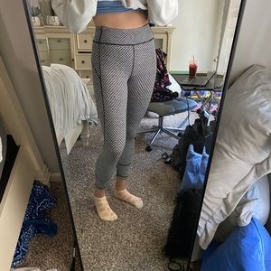 Black and white size 10 lululemon leggings perfect
